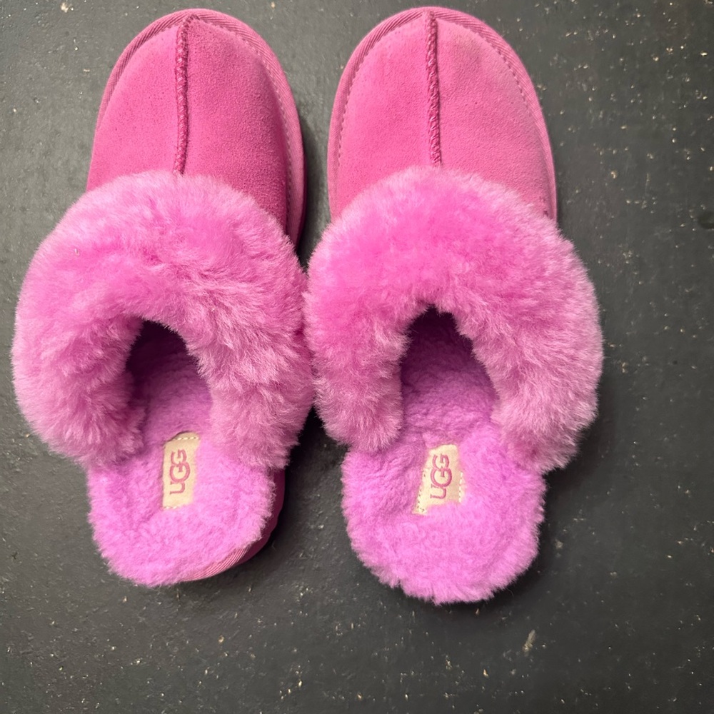 UGG Kids Fuchsia Fluffy Slippers